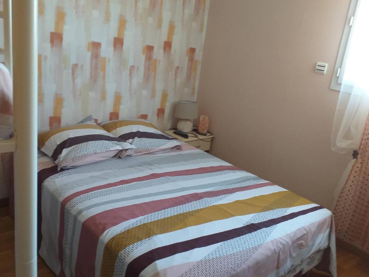 Chez Mamie Riclaude Bed & Breakfast Orsan Exterior foto